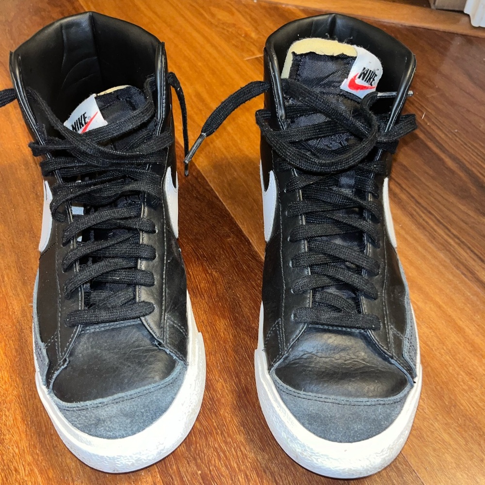 Nike dunk men’s 10 woman’s 11.5